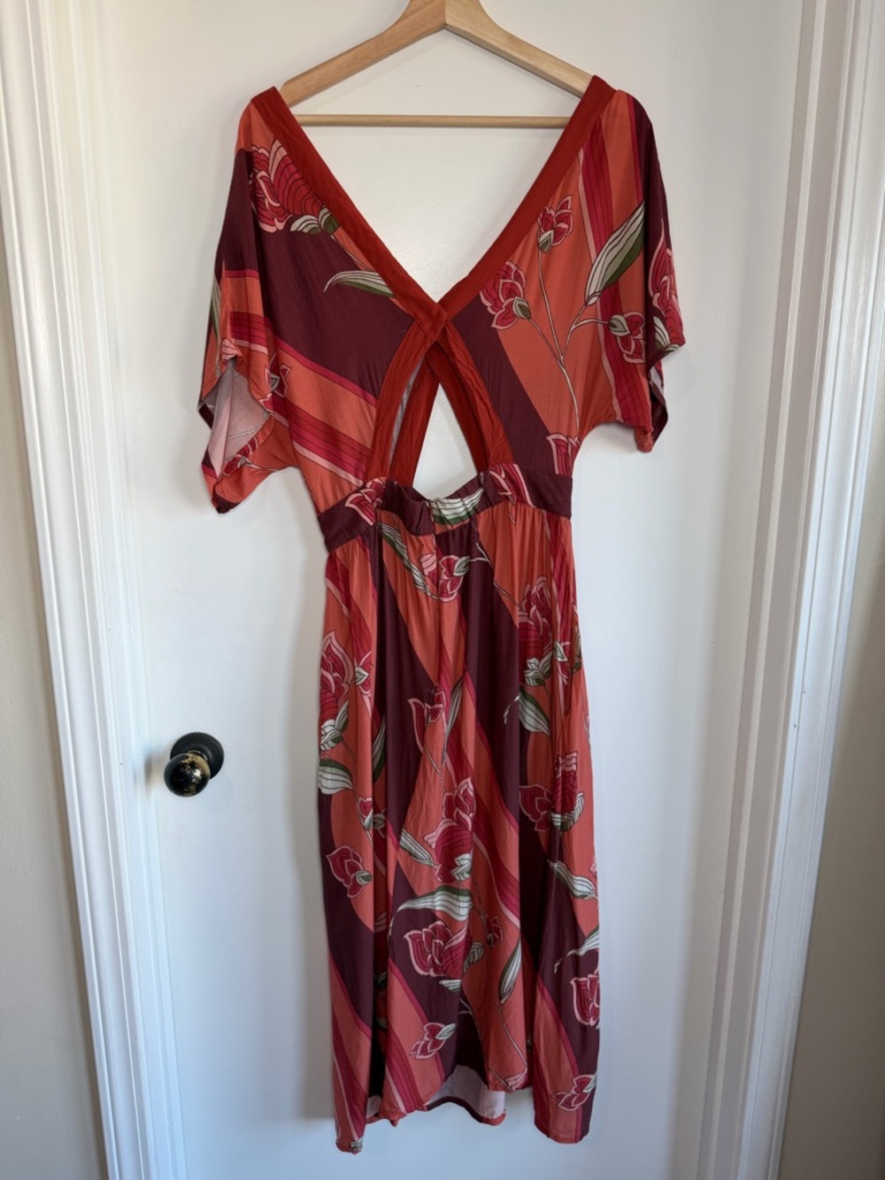 Novella Royale Floral Midi Cut Out V Neck Red Pink Resortwear Dress Size Medium - Picture 7 of 10